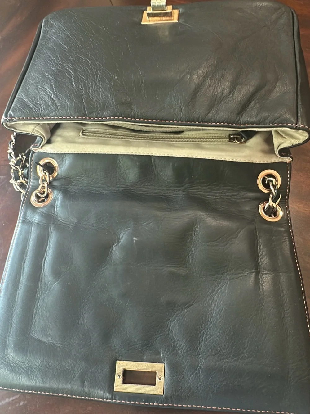 Valentino Quilted Leather Crossbody Bag black with rosegold Hardware. (Bags20)